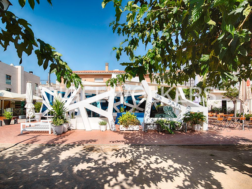 Vista exterior de Edifici en venda en Empuriabrava