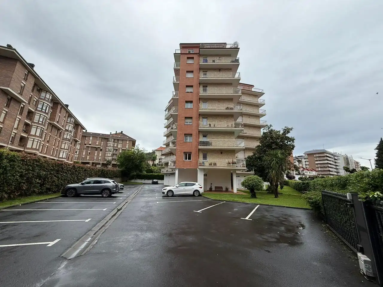 Aparcament de Pis en venda en Castro-Urdiales amb Calefacció, Terrassa i Traster