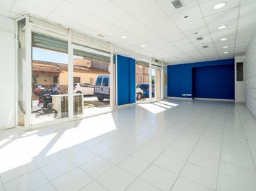 Local comercial en venta en Carrer MESTRE CHAPI