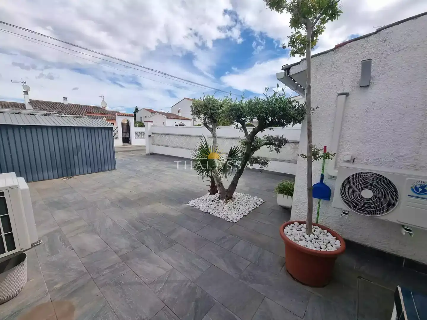 Exterior view of Houses for sale in Empuriabrava  with Air Conditioner, Swimming Pool and Furnished