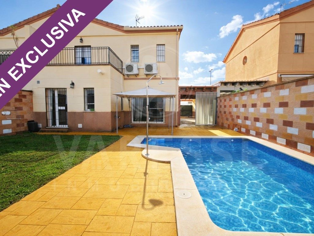 Vista exterior de Casa adosada en venda en Espartinas