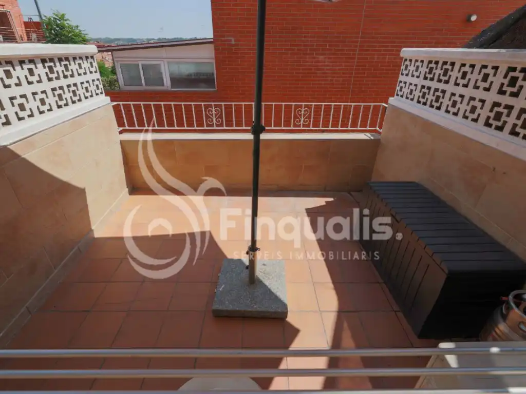Terrassa de Casa adosada en venda en Canovelles
