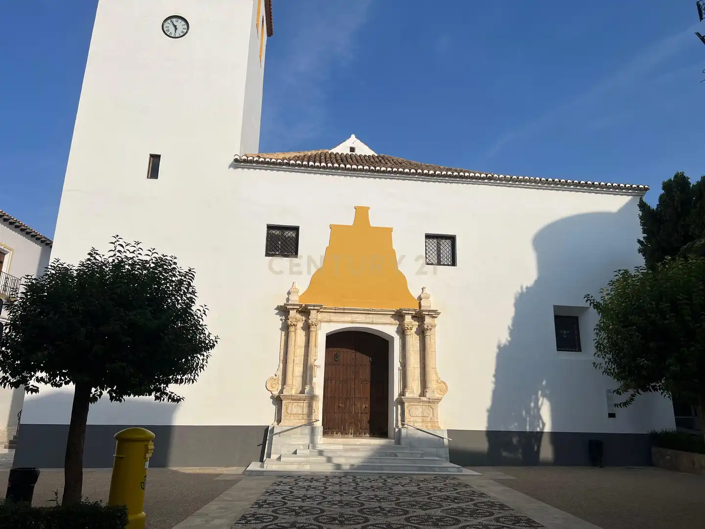 Vista exterior de Casa o xalet en venda en Caniles amb Jardí privat, Traster i TV