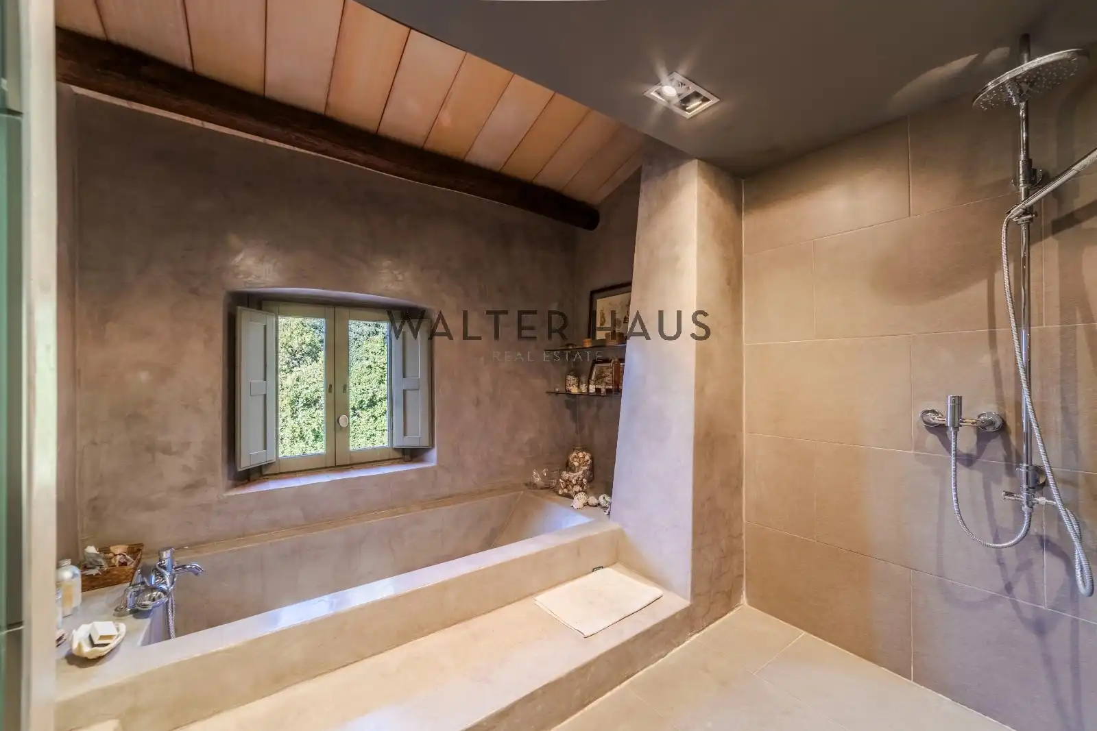Bathroom of Houses for sale in Lloret de Mar  with Air Conditioner, Heating and Private garden