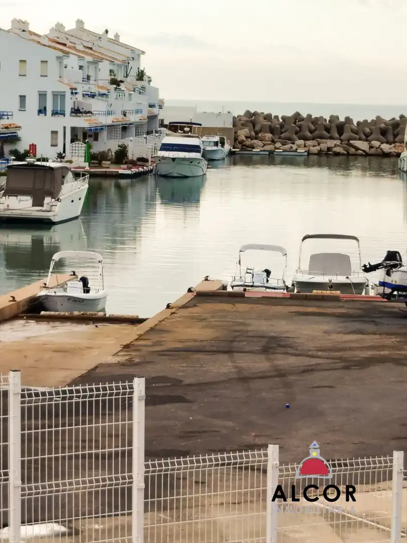 Parking de Piso en venta en Alcalà de Xivert con Terraza, Amueblado y Balcón