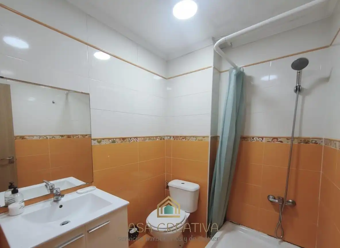 Baño de Piso en venta en Valencia con Amueblado y Balcón
