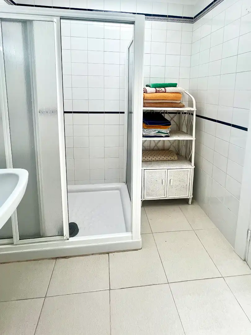 Bany de Casa adosada en venda en Granadilla de Abona amb Aire condicionat, Moblat i Piscina comunitària