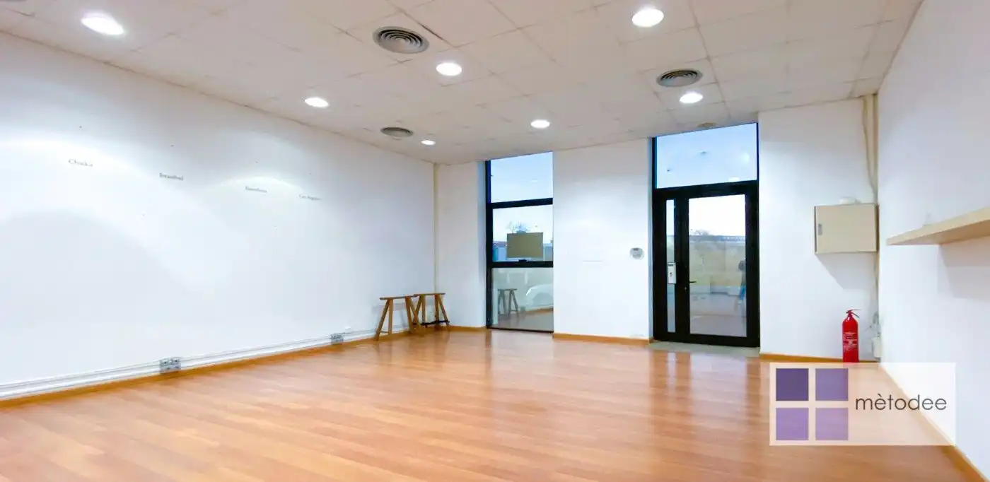 Office space with lift to rent in Carrer de la Bobinadora
