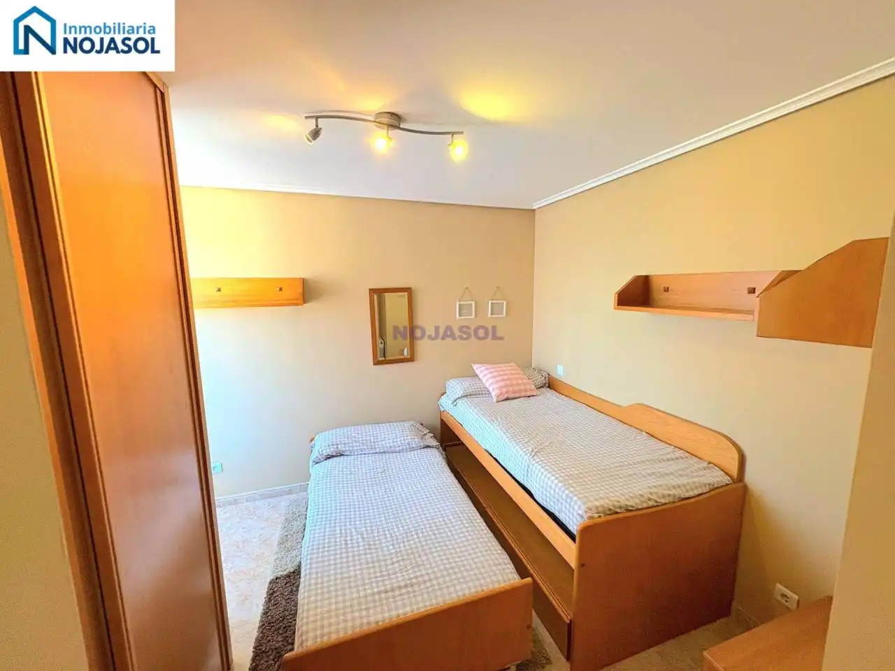Schlafzimmer von Wohnung zur Miete in Noja mit Heizung, Terrasse und Möbliert