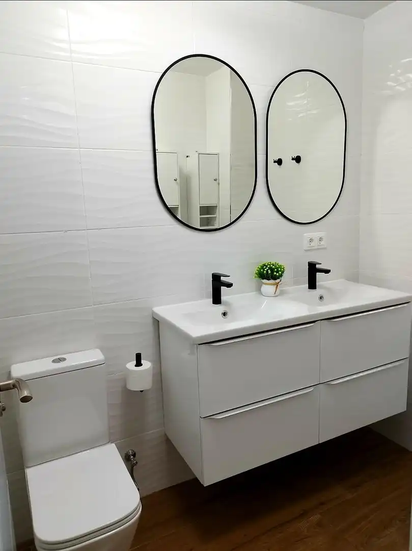 Room in Calle de las Milicias, 4, Santo Tomás