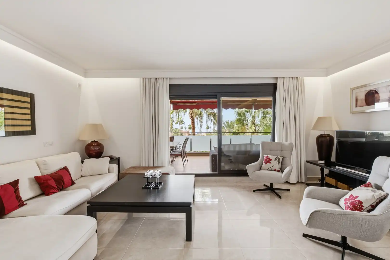 Sala de estar de Apartamento en venta en Estepona con Aire acondicionado, Terraza y Trastero