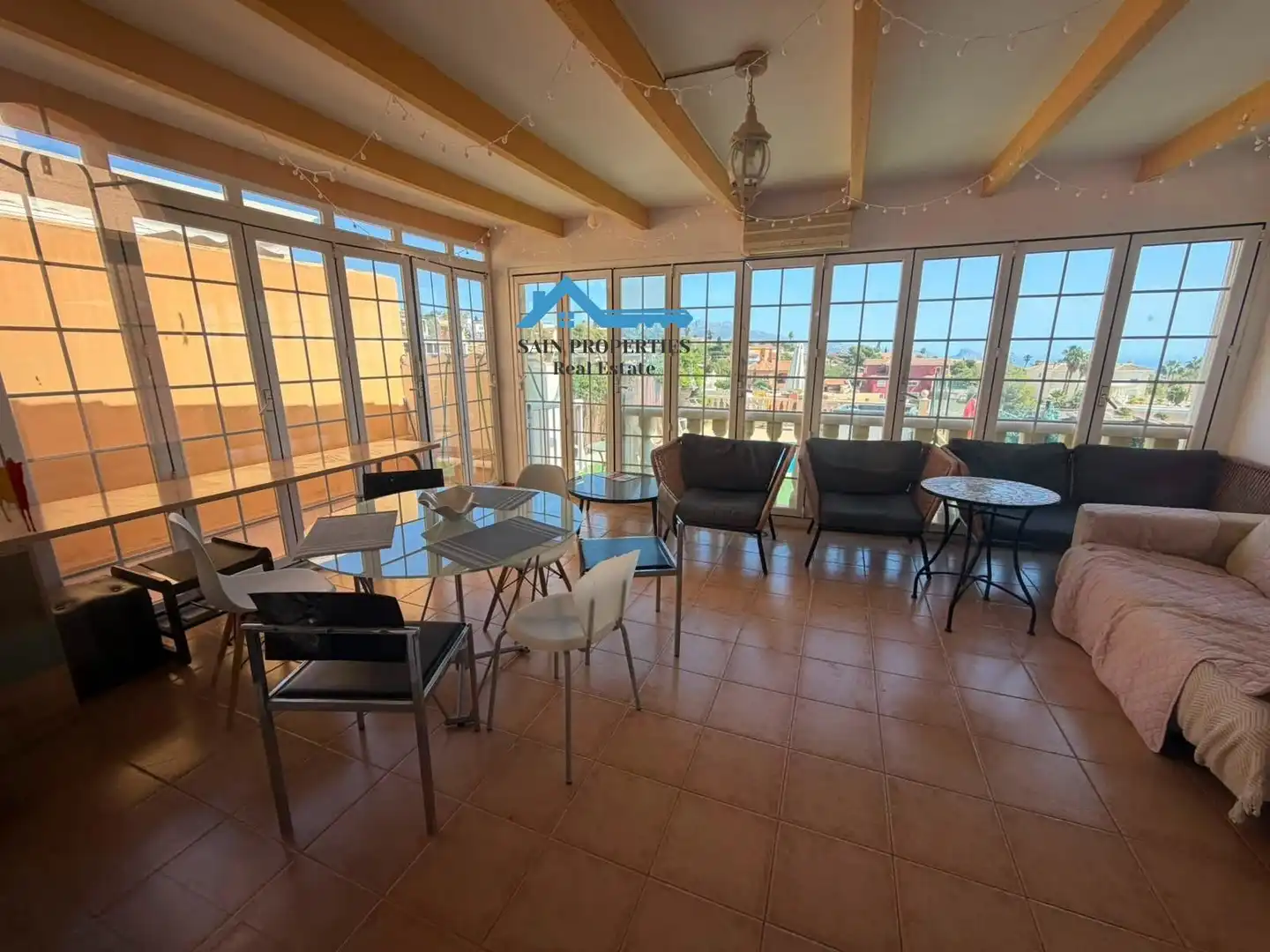 Casa aparellada amb terrassa en venda a Coloma, imagen 4