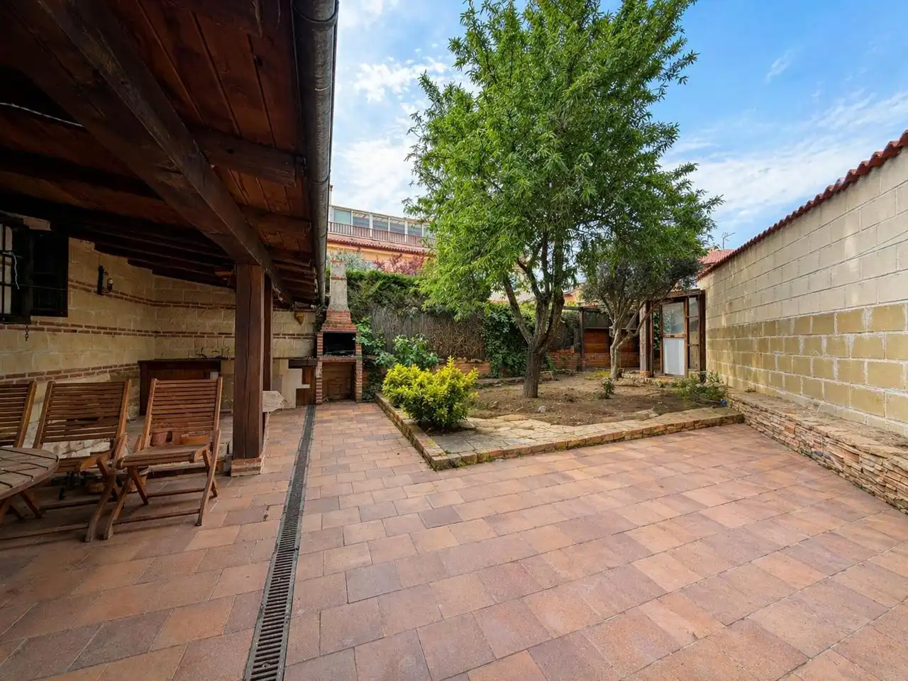 Terrassa de Casa adosada en venda en Palazuelos de Eresma amb Calefacció, Jardí privat i Terrassa