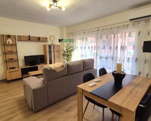 Sala d'estar de Pis de lloguer en Badajoz Capital amb Aire condicionat, Moblat i Balcó