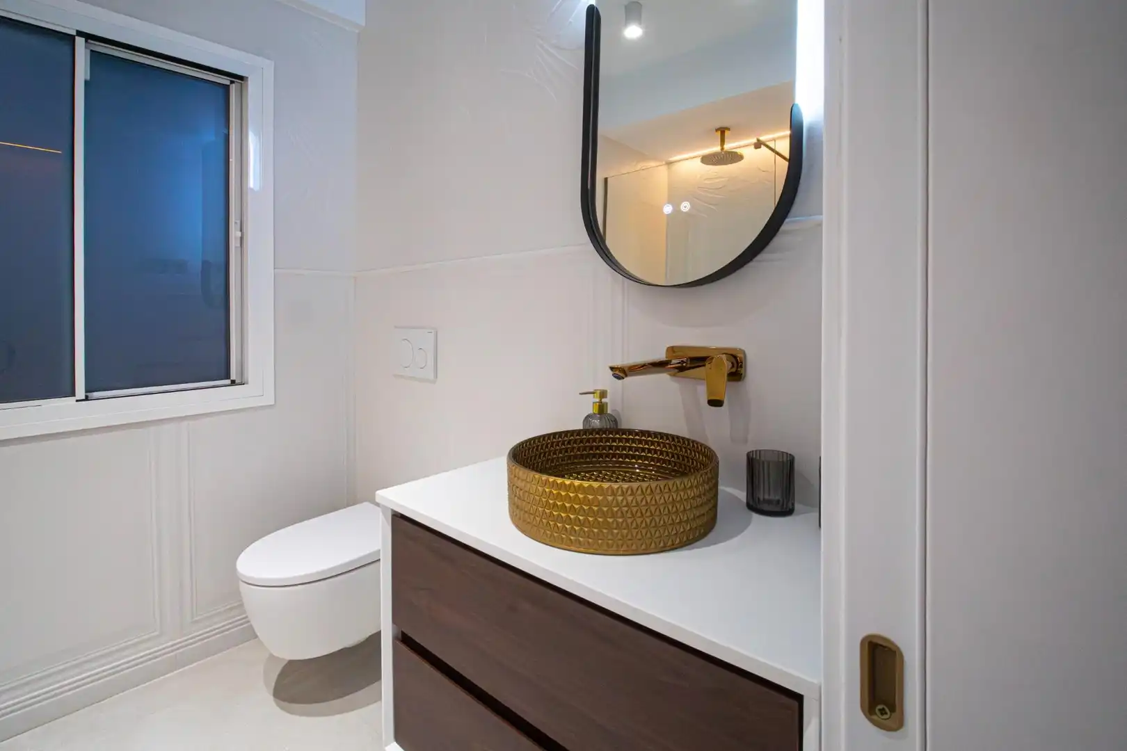 Bathroom of Flat for sale in Málaga  with Air Conditioner, Heating and Terrace