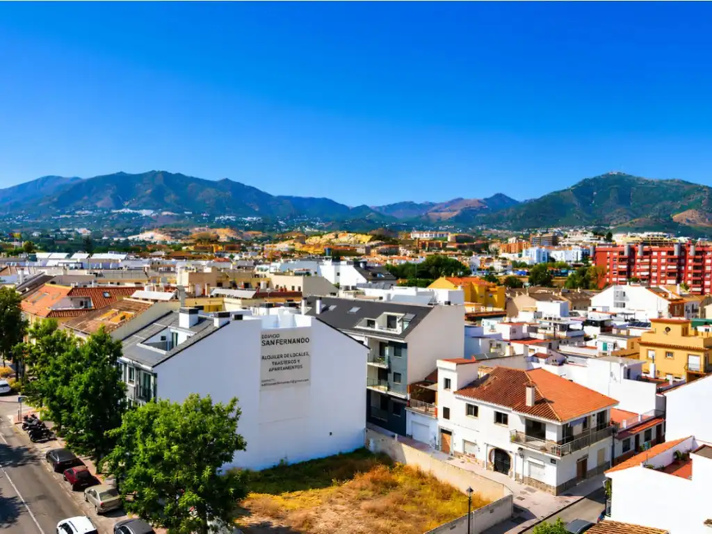 Vista exterior de Pis en venda en Fuengirola amb Aire condicionat, Terrassa i Piscina
