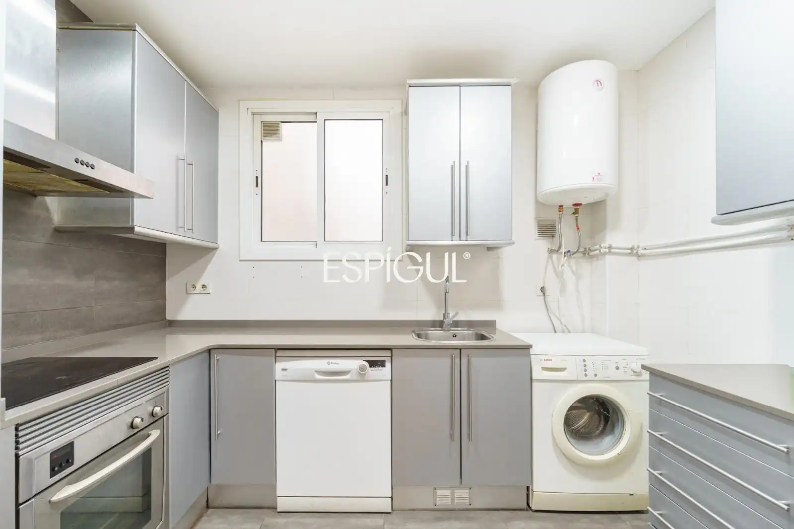 Küche von Wohnung zum Verkauf in Barcelona mit Heizung, Parkett und Terrasse