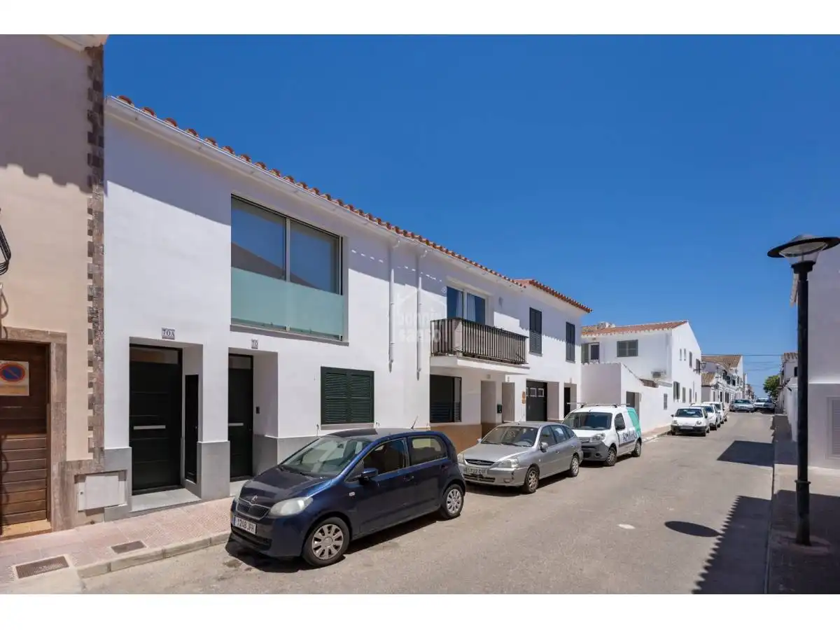 Vista exterior de Apartament en venda en Sant Lluís amb Terrassa