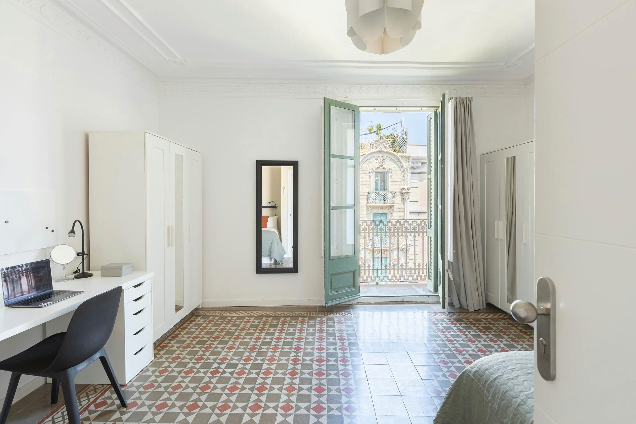 Dormitori de Pis per a compartir en  Barcelona Capital amb Moblat, Rentadora i Balcó