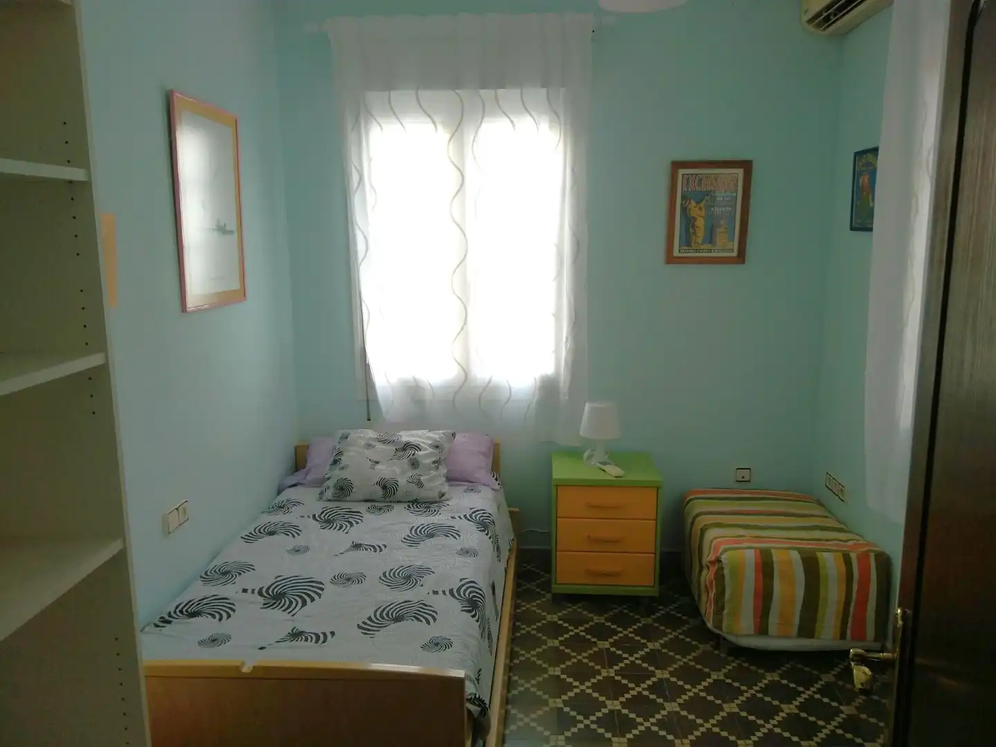 Habitación de Casa adosada de alquiler en Sanlúcar de Barrameda con Aire acondicionado, Calefacción y Jardín privado