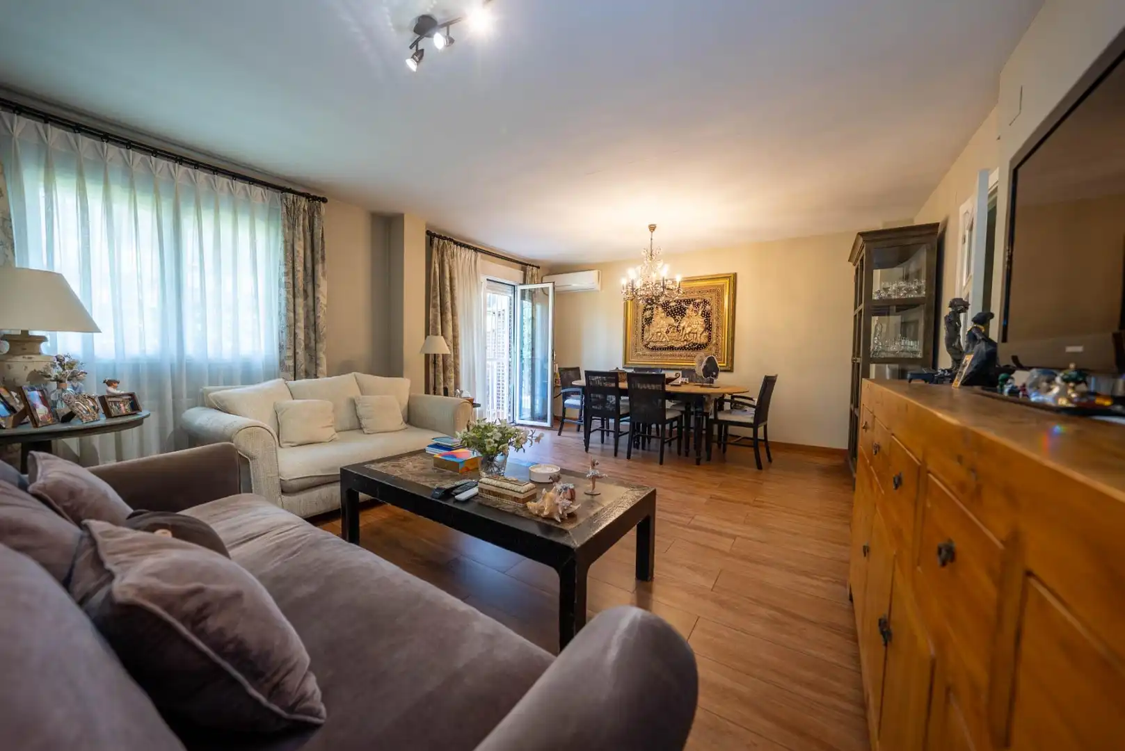 Sala de estar de Casa adosada en venta en Leganés con Aire acondicionado, Calefacción y Jardín privado
