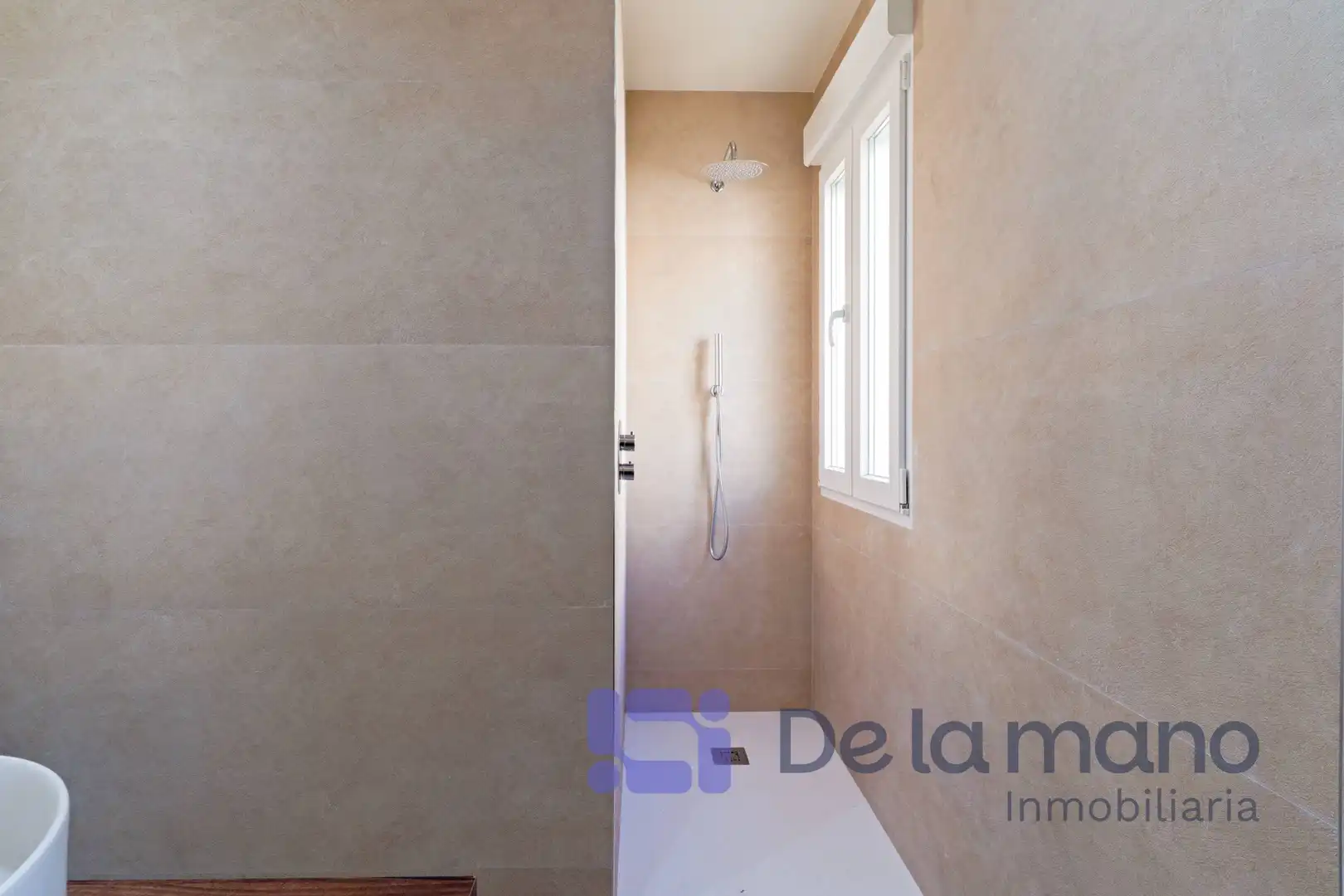 Baño de Ático en venta en Madrid con Aire acondicionado, Calefacción y Parquet