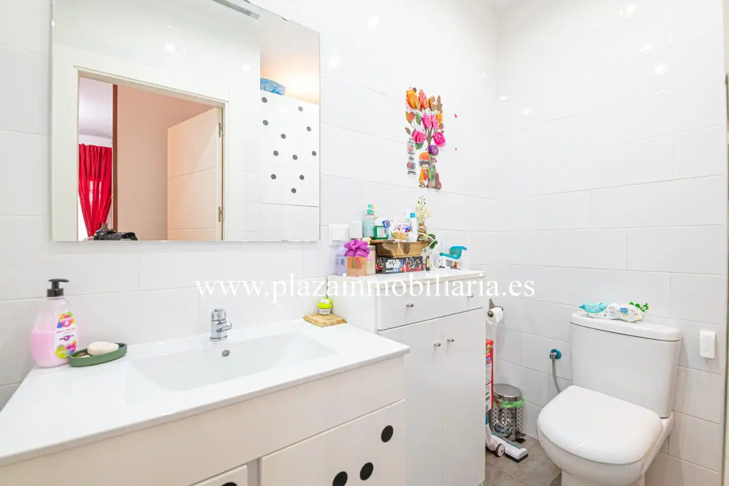Badezimmer von Wohnung zum Verkauf in Lucena mit Klimaanlage und Balkon