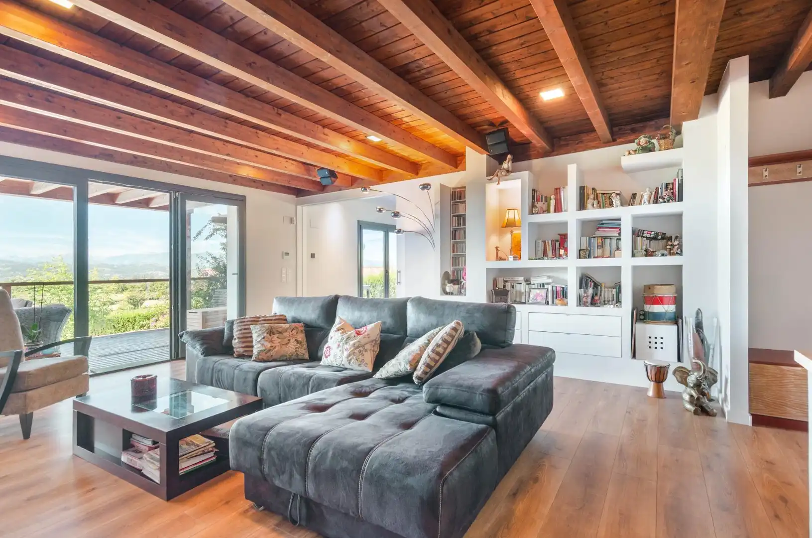 Sala de estar de Casa o chalet en venta en Siero con Aire acondicionado, Calefacción y Jardín privado
