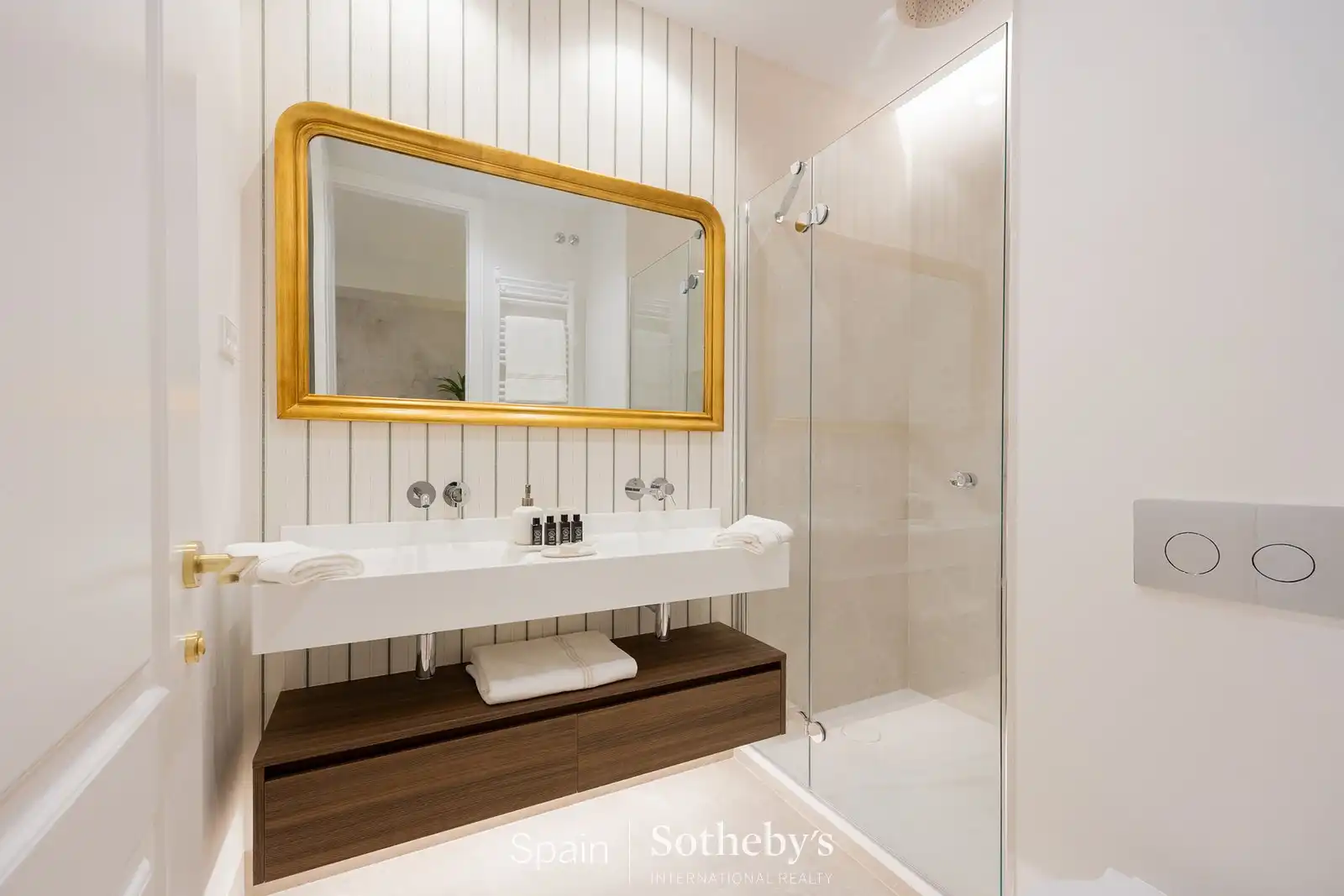 Baño de Apartamento en venta en Madrid con Aire acondicionado, Calefacción y Terraza