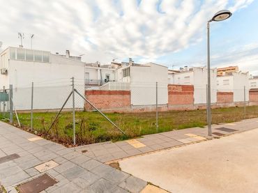 Lands and plots for sale in El Carpio