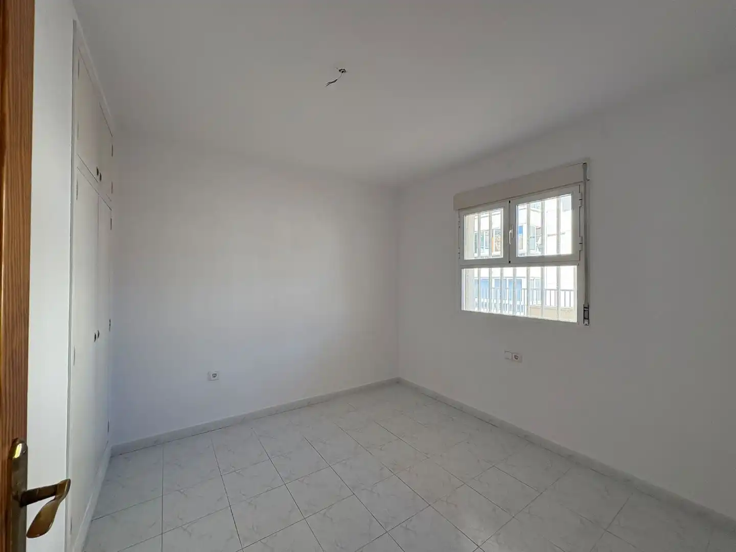 Bedroom of Flat for sale in L'Alfàs del Pi  with Air Conditioner, Terrace and Swimming Pool
