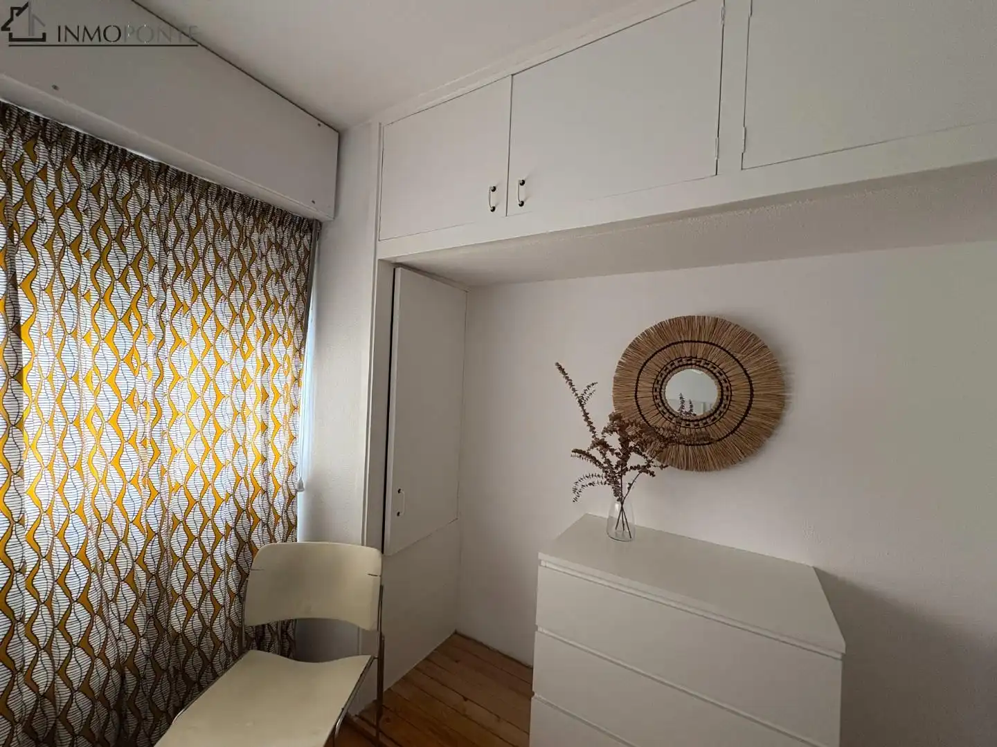 Bedroom of Flat for rent in Pontevedra Capital 