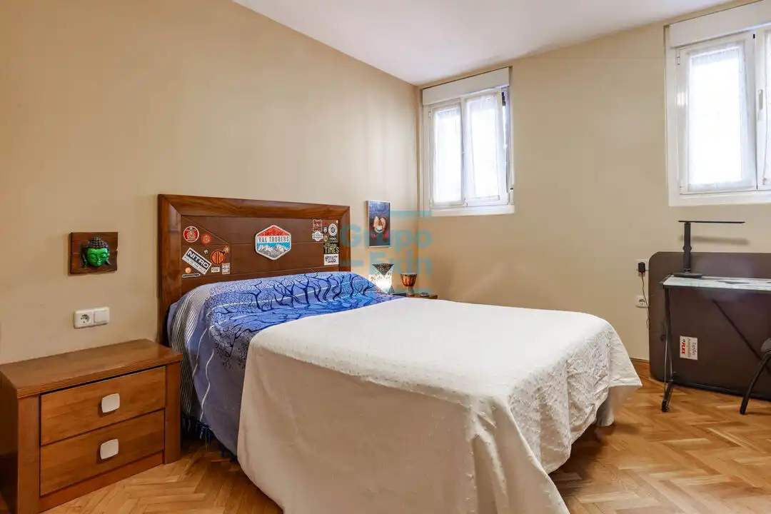 Habitación de Piso en venta en Donostia - San Sebastián  con Calefacción y Balcón