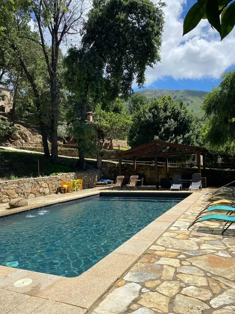 Piscina de Casa o xalet en venda en Candeleda amb Aire condicionat, Calefacció i Jardí privat