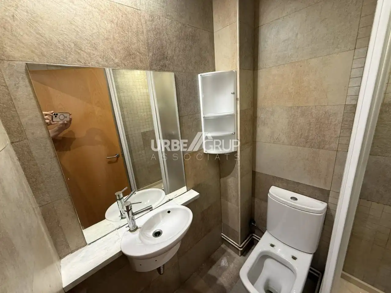 Baño de Piso de alquiler en Terrassa con Aire acondicionado, Calefacción y Parquet