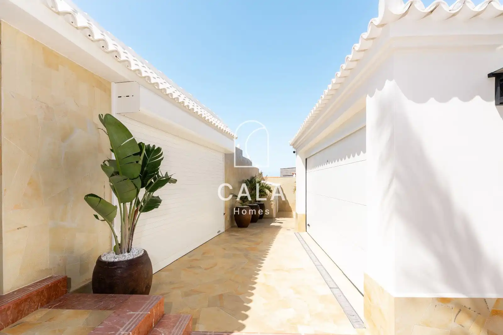 Vista exterior de Casa o xalet en venda en Adeje amb Aire condicionat, Calefacció i Terrassa