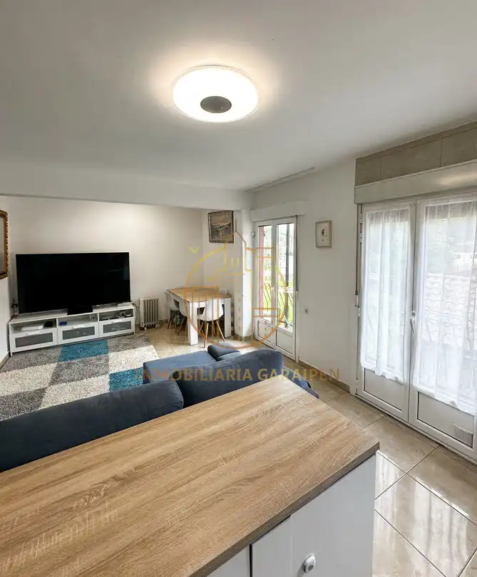 Sala d'estar de Pis en venda en Anoeta amb Calefacció i Balcó