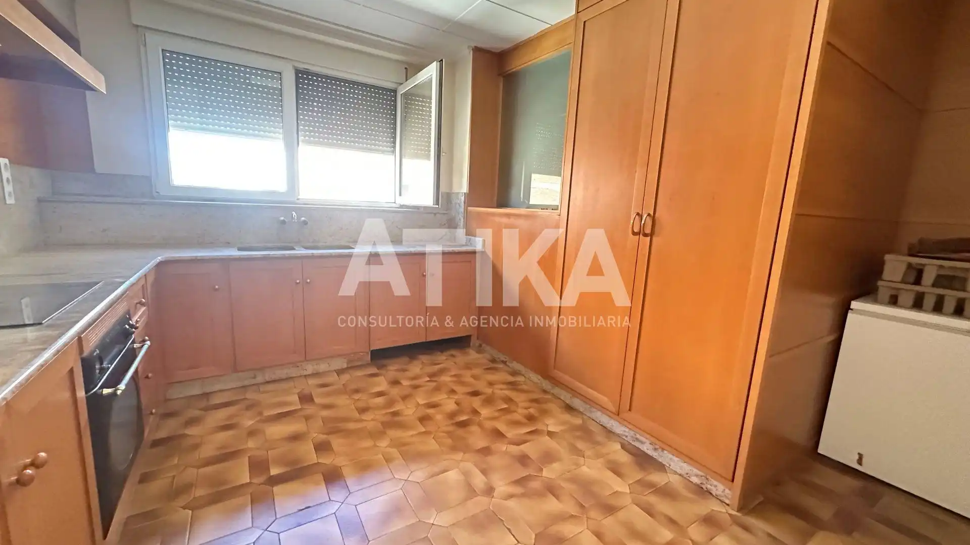 Kitchen of Flat for sale in Agullent  with Air Conditioner, Terrace and Storage room