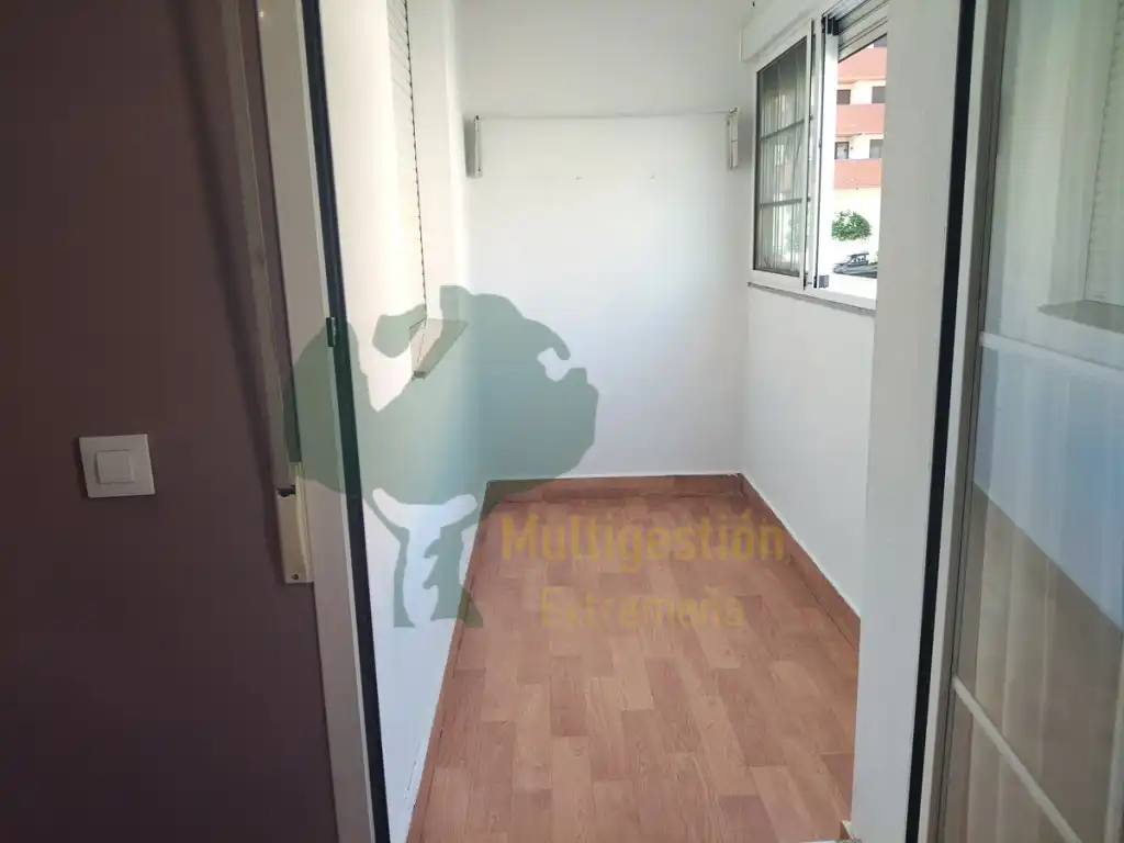 Habitación de Piso en venta en Cáceres con Aire acondicionado, Jardín privado y Piscina comunitaria