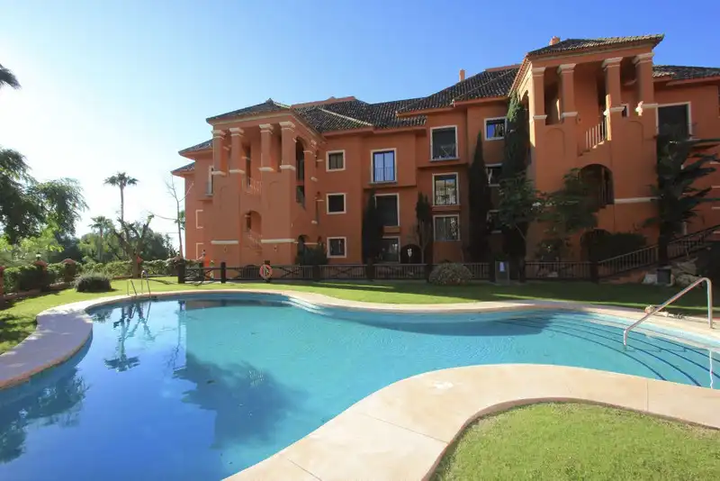 Apartment with pool for sale in CERRO ARTOLA 11
