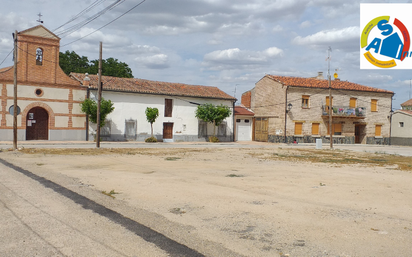 Vista exterior de Pis en venda en San Pedro del Arroyo amb Terrassa