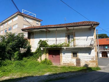 Casa con balcón en venta en Selaya - CL PICADERO