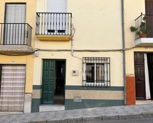 Vista exterior de Casa adosada en venda en Moriles amb Terrassa i Balcó