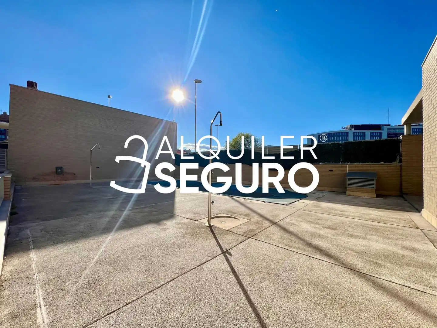 Exterior view of Study for rent in  Madrid Capital  with Air Conditioner, Heating and Swimming Pool