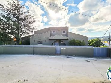 Casa con piscina en venta en Calle Rosselló 8