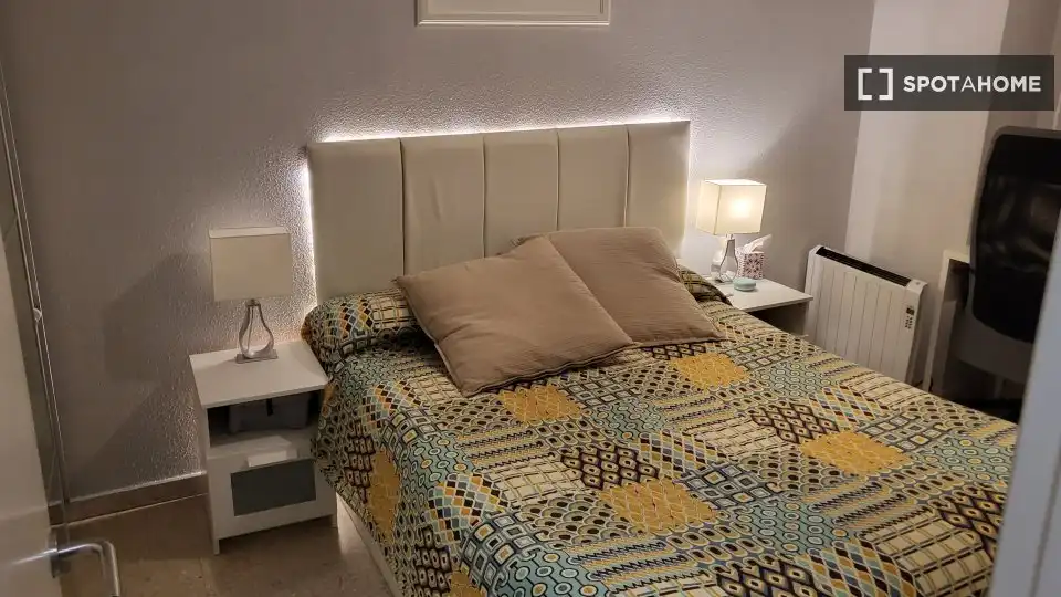 Habitació a La Calzada - La Florida