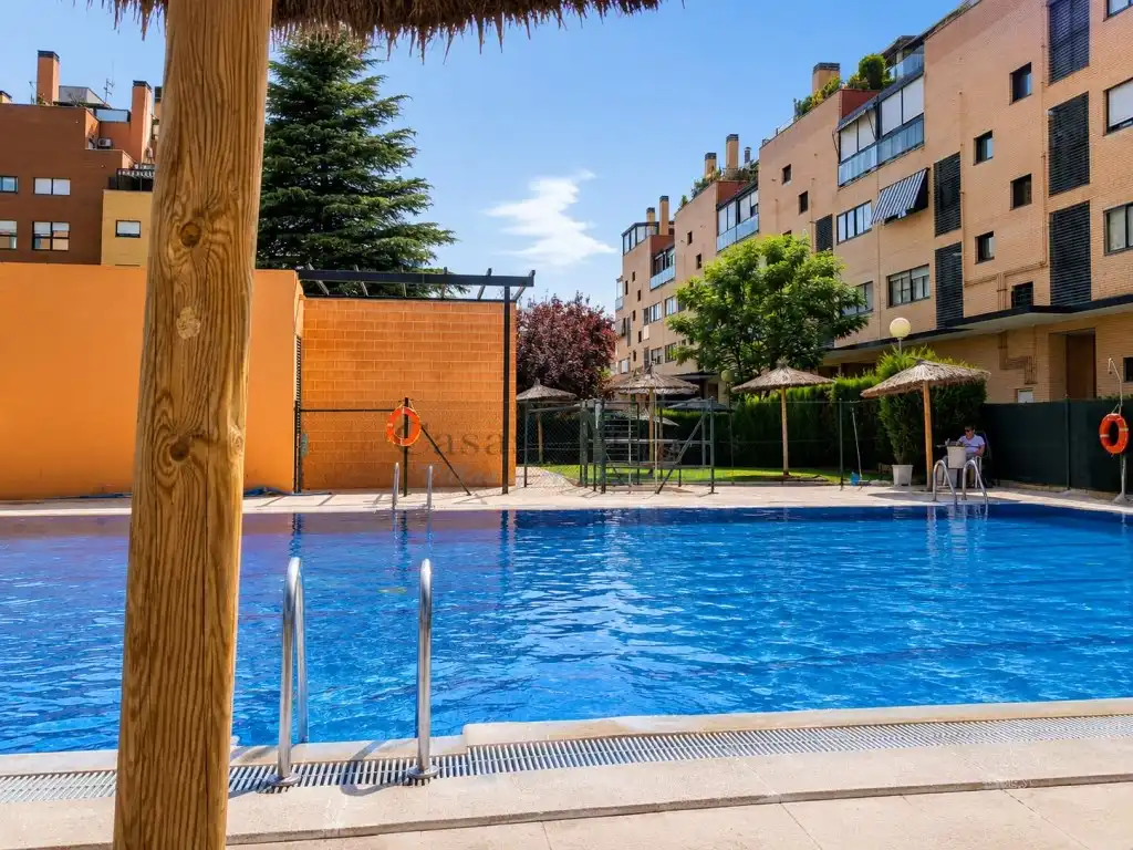 Swimming pool of Attic for sale in Alcalá de Henares  with Private garden, Terrace and Swimming Pool