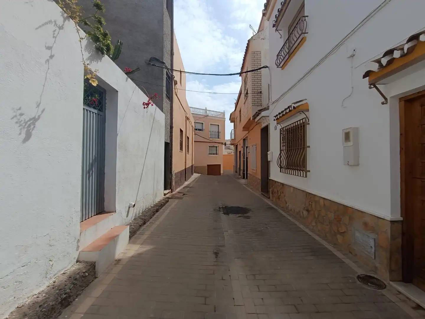Vista exterior de Dúplex en venta en Adra con Terraza, Trastero y Amueblado