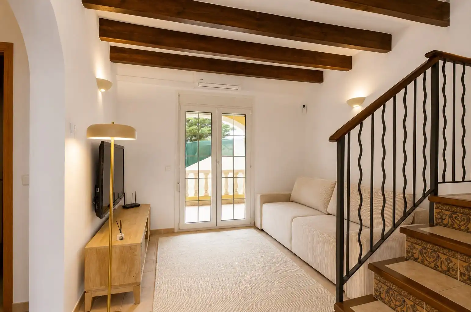 Sala d'estar de Casa o xalet en venda en Ciutadella de Menorca amb Aire condicionat, Jardí privat i Terrassa