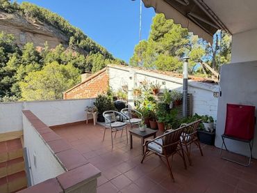 Casa amb balcó en venda a Piera